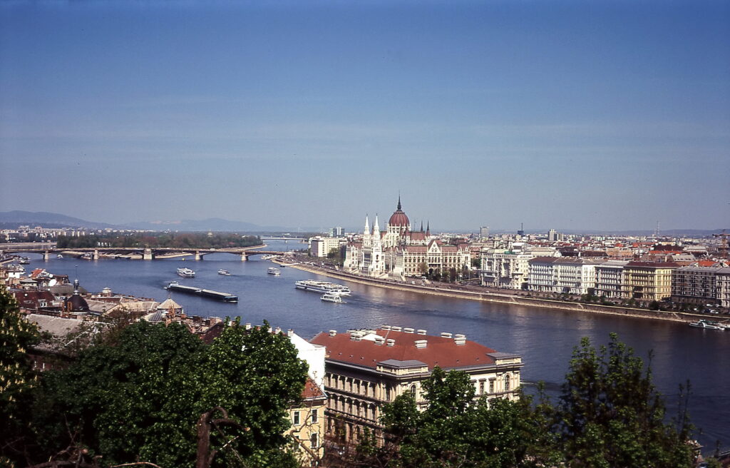Kodak Retina Reflex III Sensia 100-9389