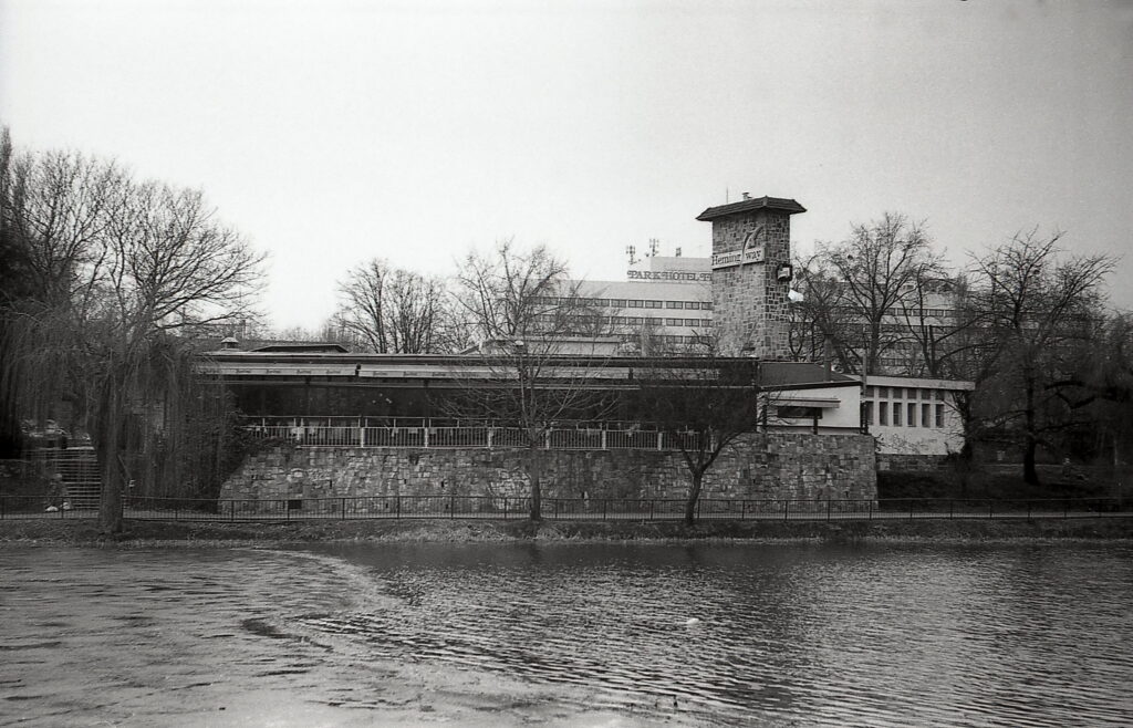 Contax IIIa Sonnar 5cm f1.5 Fomapan 100-8485