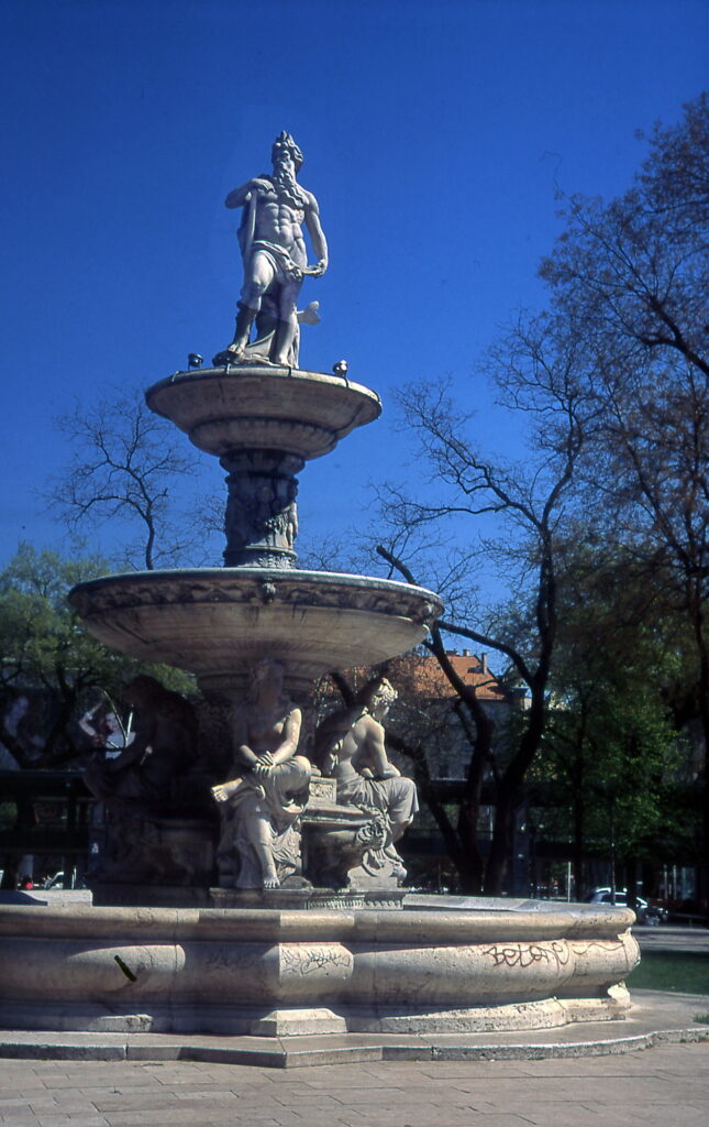 Contax IIa Carl Zeiss Jena Sonnar 5cm f2.0 1945 Provia 100-13500