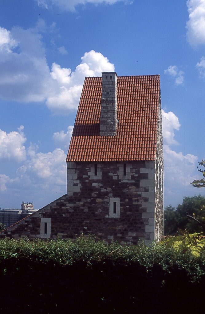 Yashica ML24 Contax RTS Provia100-10120