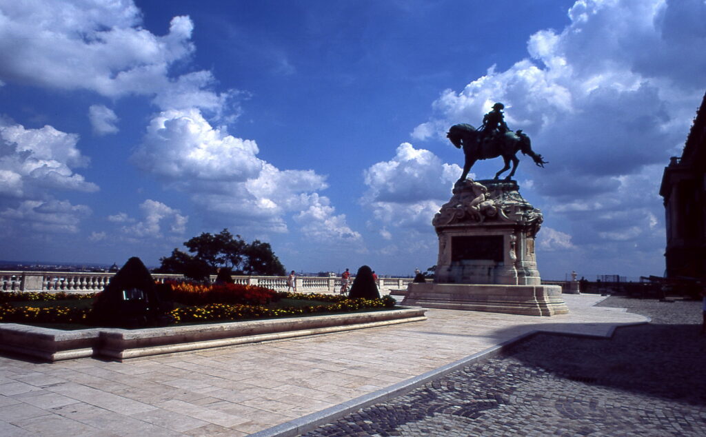 Yashica ML24 Contax RTS Provia100-10125