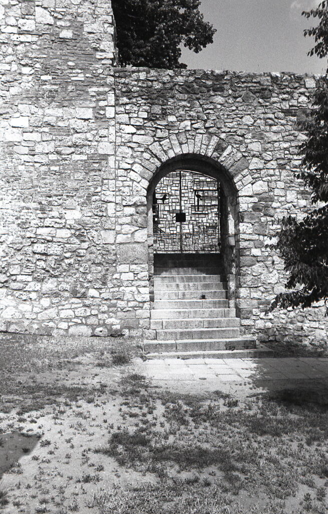 Leica-R 3 MO Electronic Elmarit 28mm f2.8 S7-8888