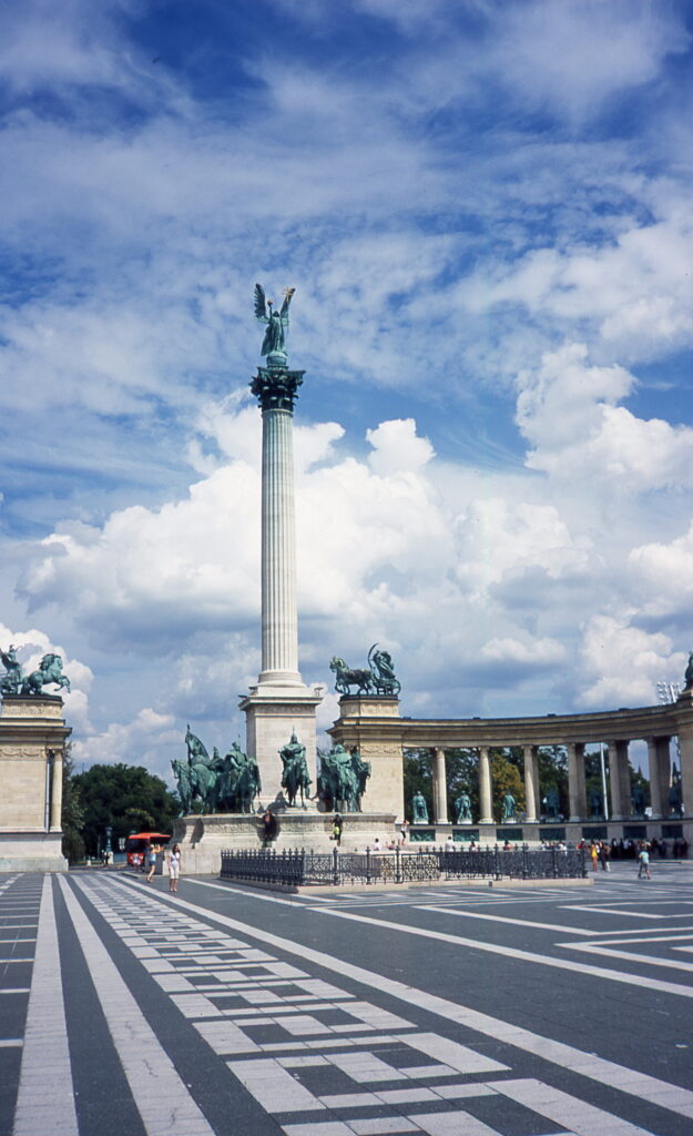 Konica C35 Black Provia 100-9994