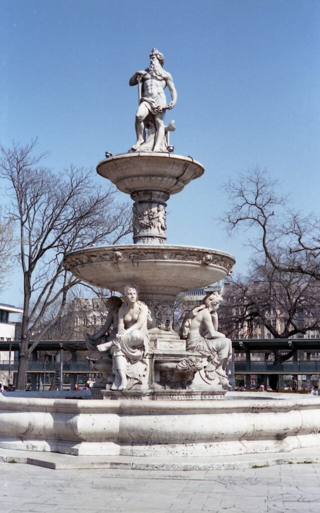 Konica IIIA FujiColor 200-8723