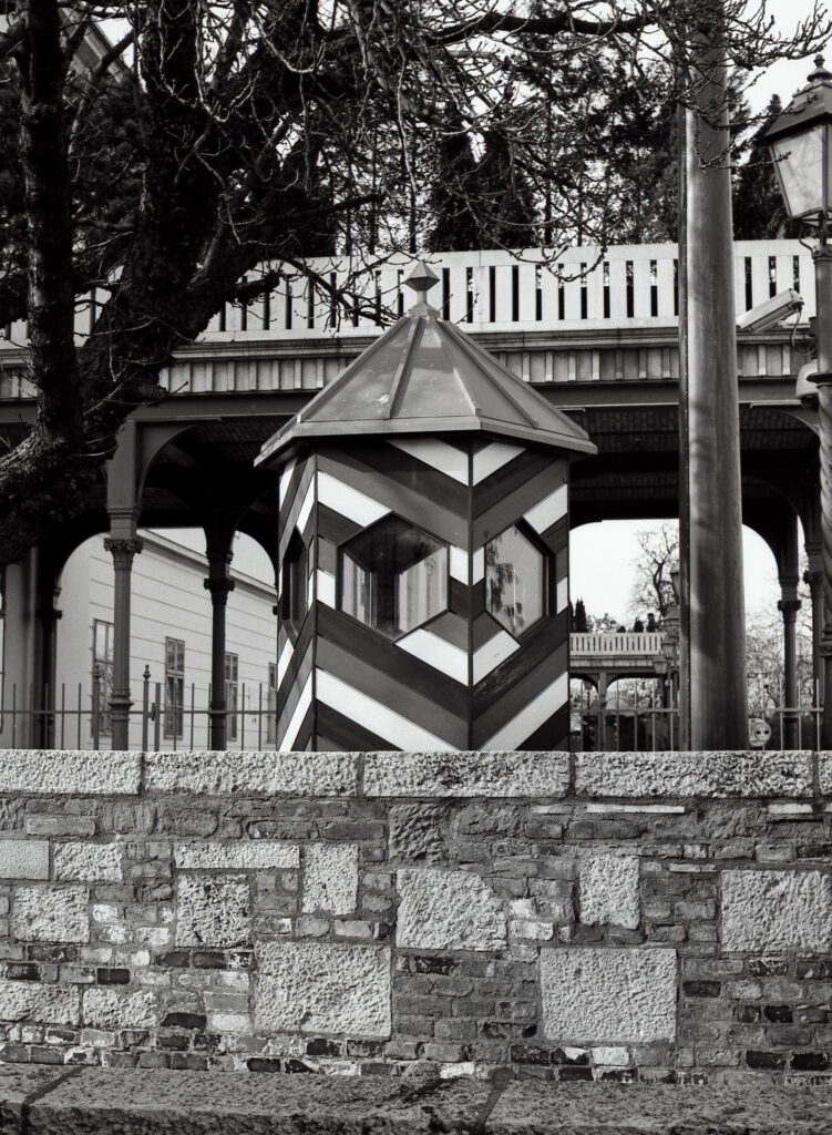 Konica Pearl III Fomapan 100-9821