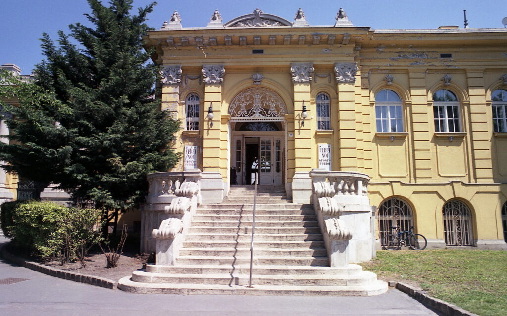 Konica FP Konishiroku Hexanon 35mm f2.8 FujiColor 200-8953