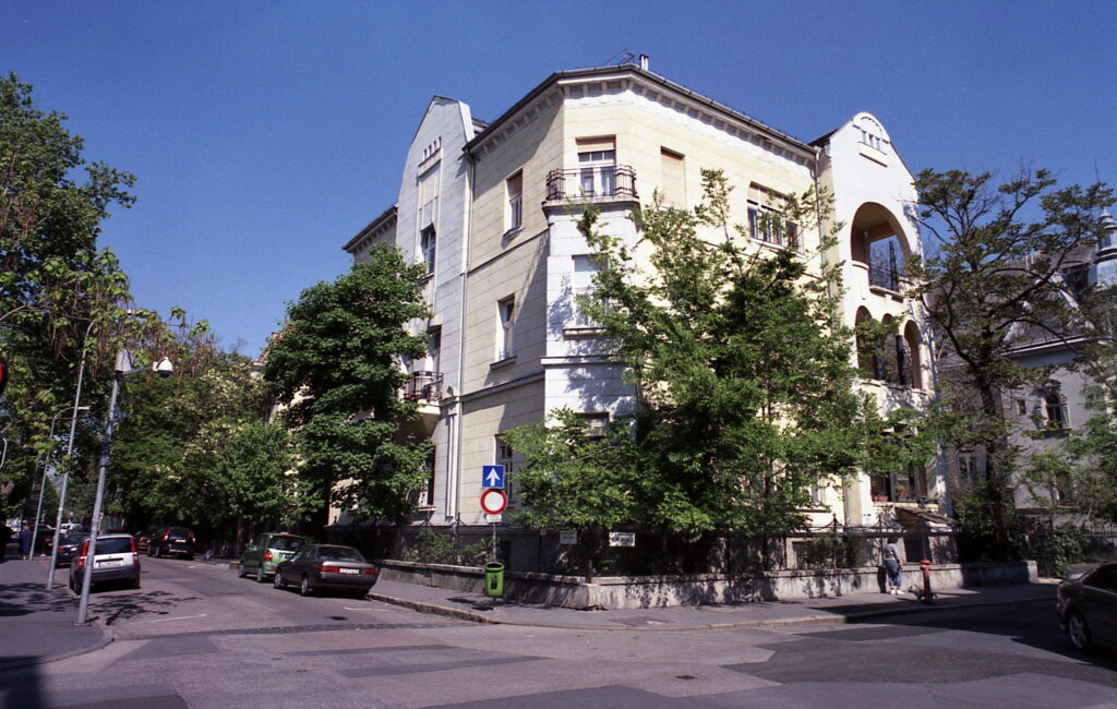 Konica FP Konishiroku Hexanon 35mm f2.8 FujiColor 200-8960