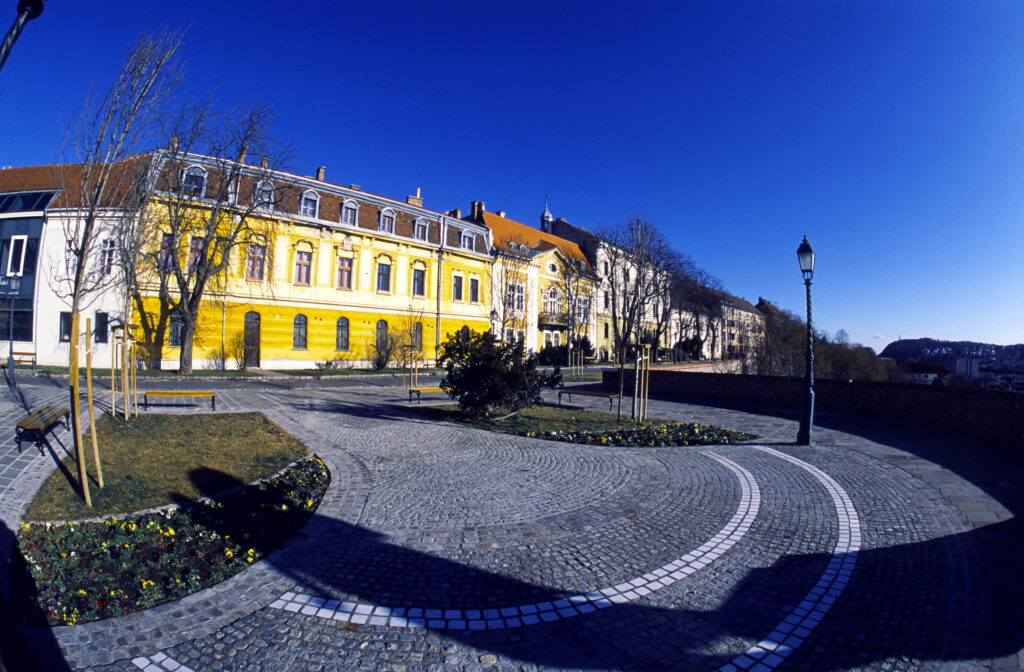 Konica FT-1 Konica UC 15mm Provia100-12250