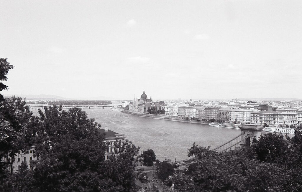 Nikon FA Nikkor 20mm f2.8 AIS Ilford F-Pan ISO 50-9112