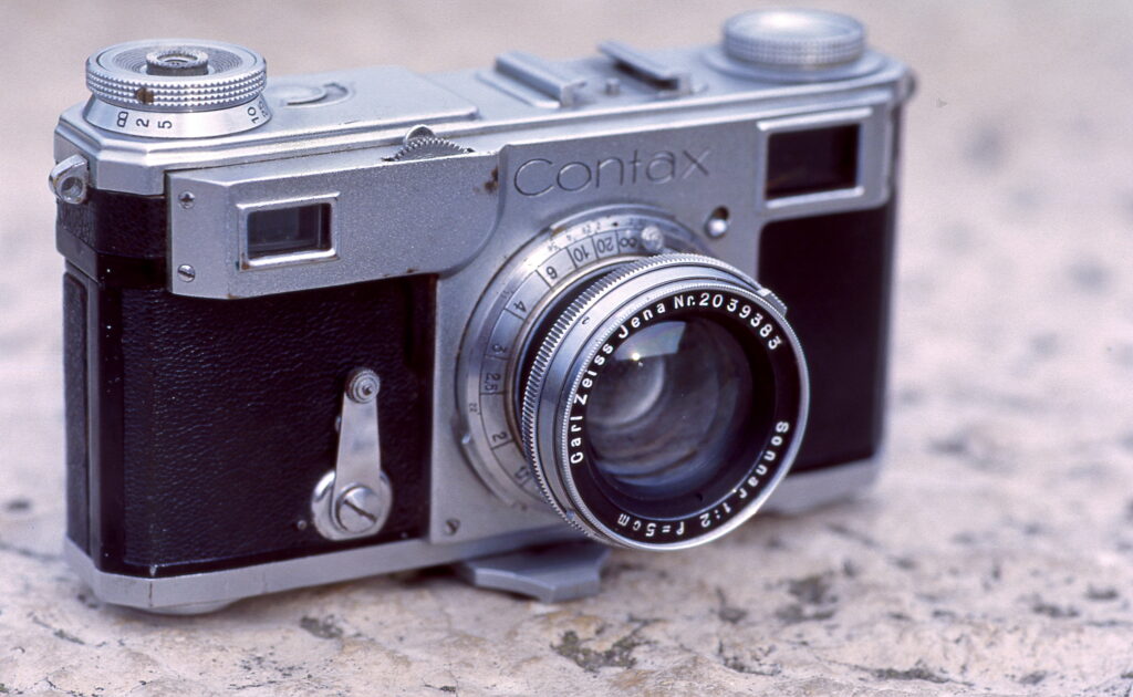 Minolta 7000i 105mm f2.8 Macro Fuji100-1000-11705