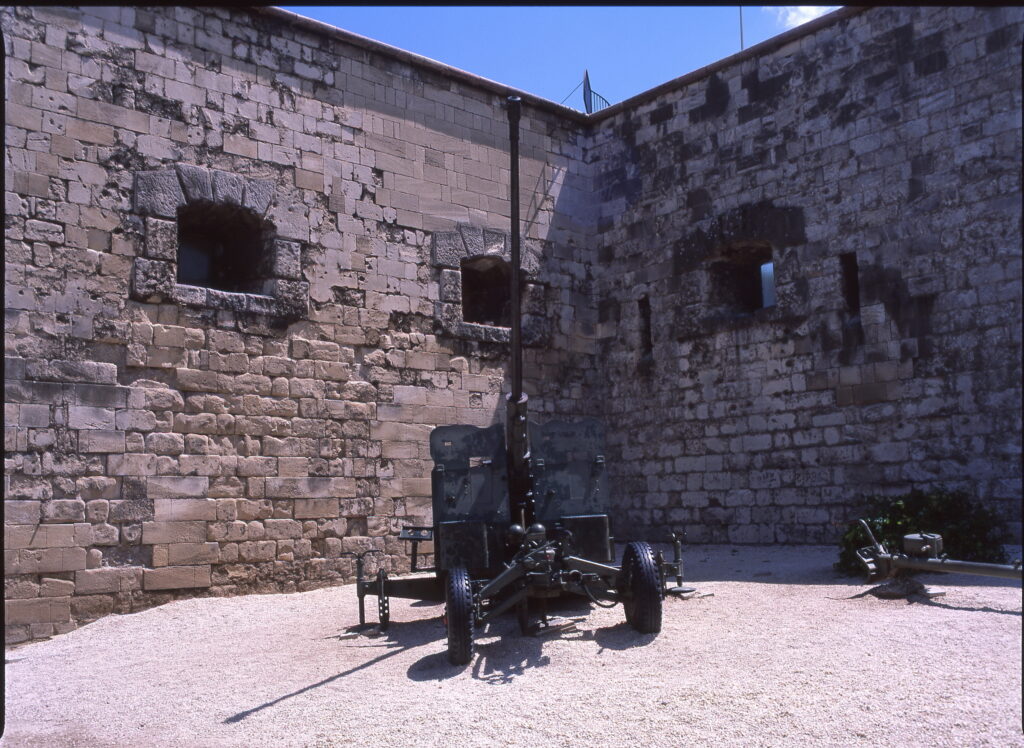 Pentax 645 Flektogon 50 MC Kodak Ektachrome 100-9534