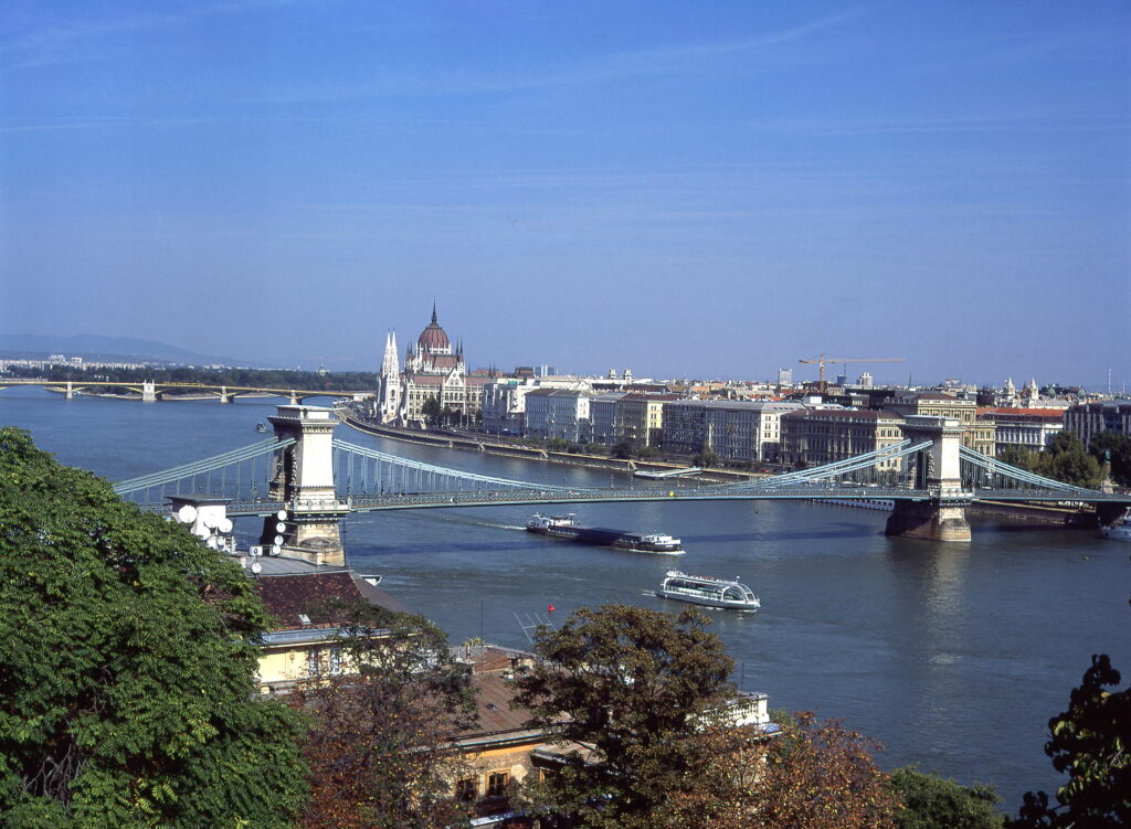 Pentax 645 Biometar 80 Provia 100-13482