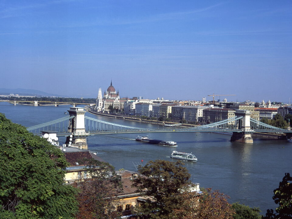 Pentax 645 Biometar 80 Provia 100
