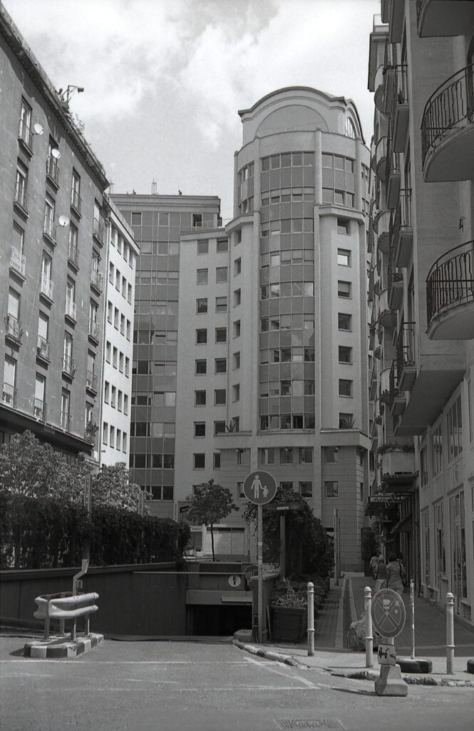 Yashica Electro 35GN black Agfa APX 100-9457