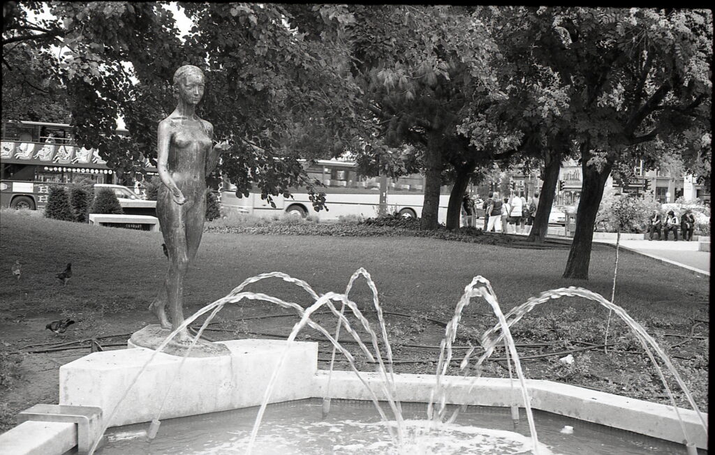 Yashica Electro 35GN black Agfa APX 100-9458