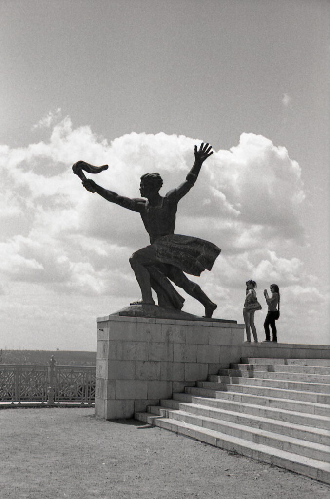 Yashica Electro 35GN black Agfa APX 100-9466