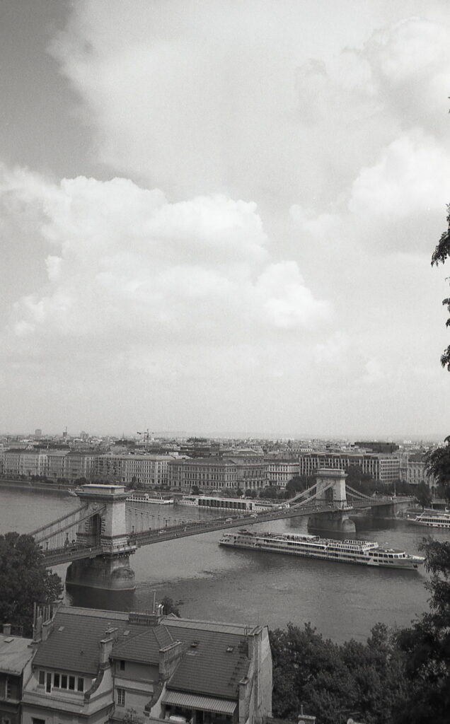 Yashica T4 Agfa APX 100-9040