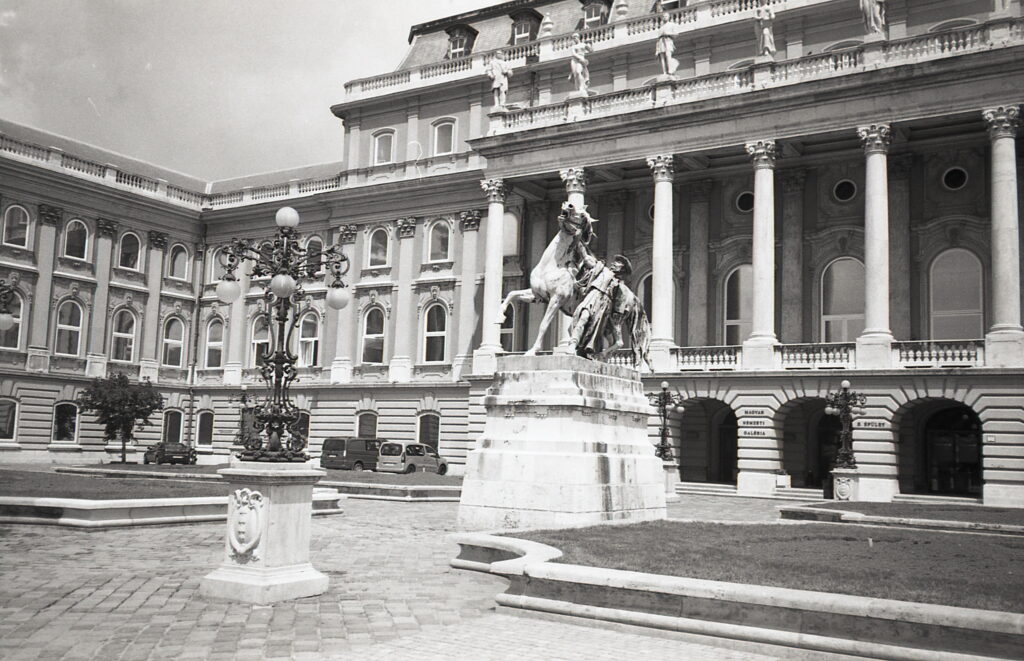 Yashica T4 Agfa APX 100-9043
