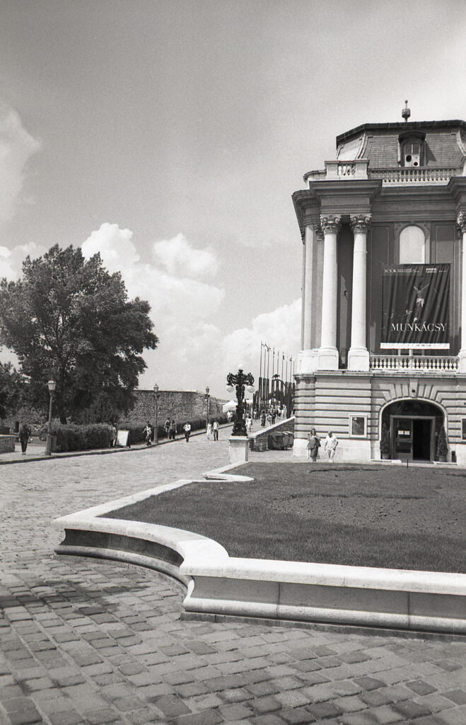 Yashica T4 Agfa APX 100-9044