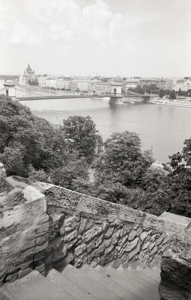 Yashica T4 Agfa APX 100-9047