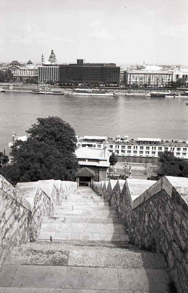Yashica T4 Agfa APX 100-9048
