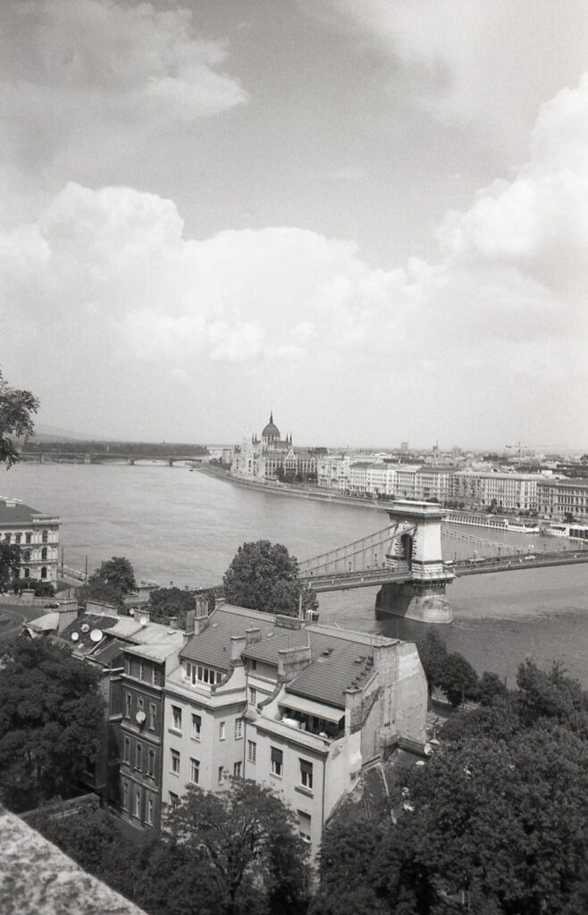 Yashica T4 Agfa APX 100-9051