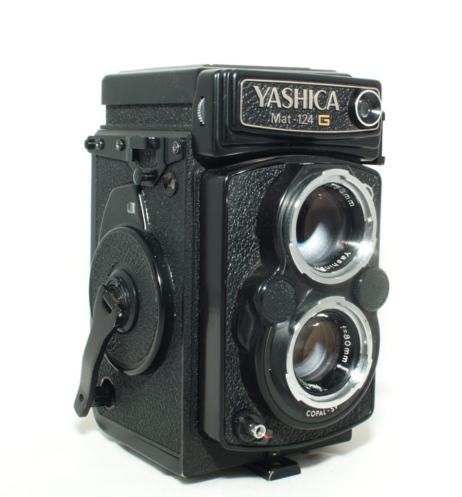 Yashica MAT124G-5435