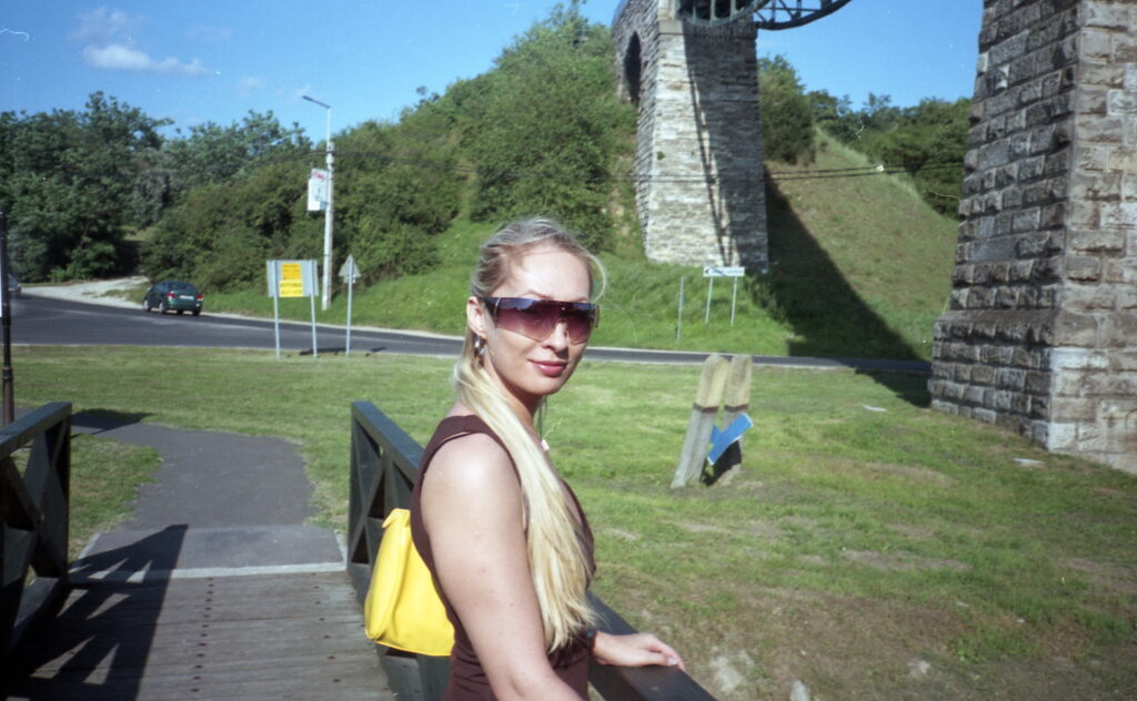Yashica T3 CZ Tessar 35mm f2.8-6249