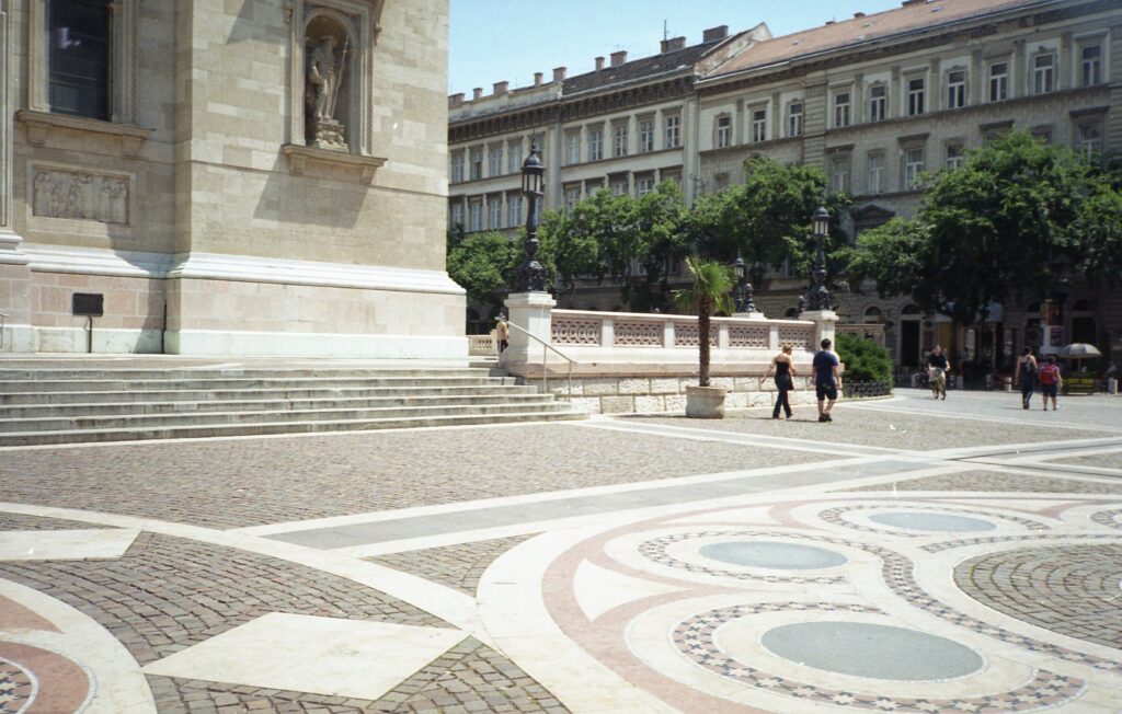 Yashica T4 CZ Tessar 35mm f3.5-6095