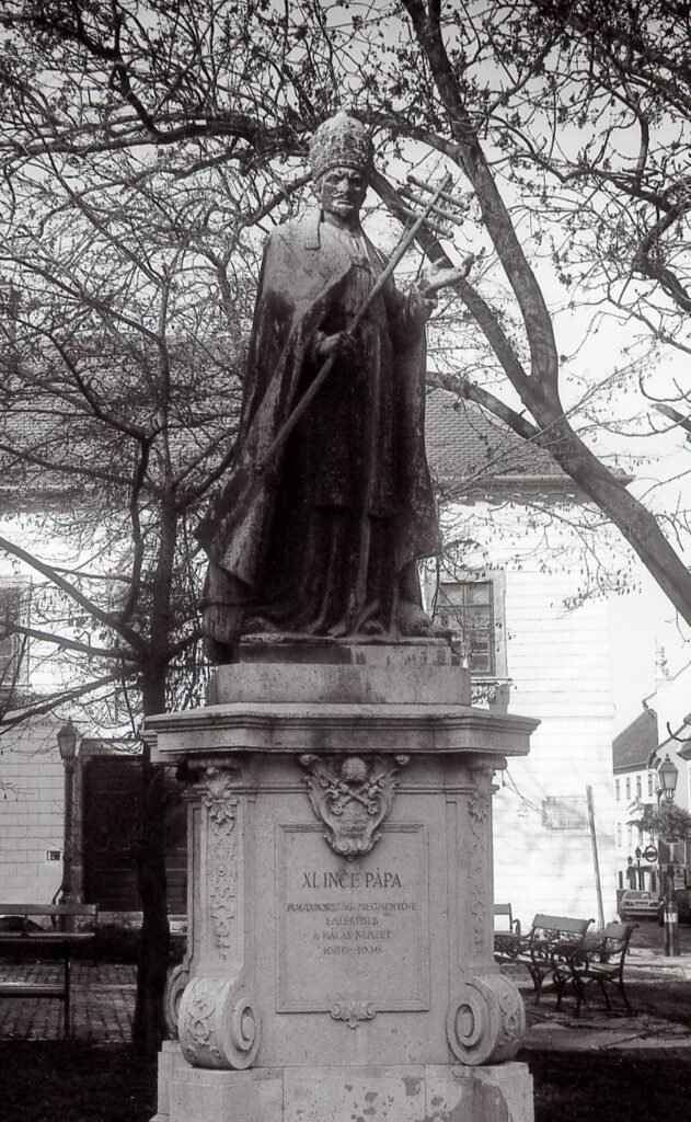 Industar-22 5cm f2.8 collapsible FED-2 Fomapan 100-8320