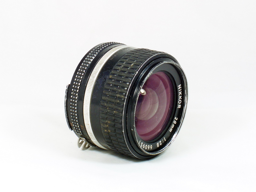 Nikon Nikkor 28mm f2.8 AIS 0.2 cm close focus-7940