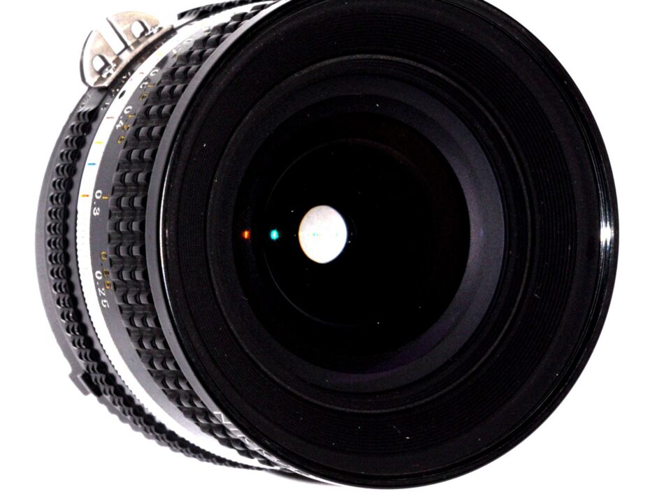 Nikon Nikkor 20mm 2.8 AIS
